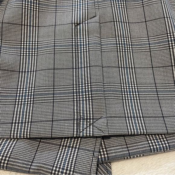 NWOT Abercrombie plaid trench coat with detachable tie belt - Picture 5 of 6